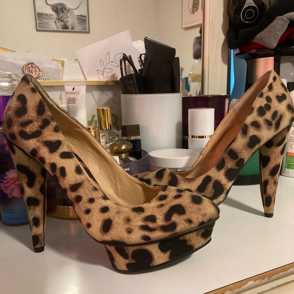 Colin Stuart Leopard Animal Print Platform Heels Size 9B